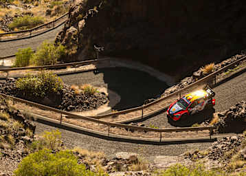 Im wilden Kurvenlabyrinth des spanischen WM-Laufs 2025: Thierry Neuville