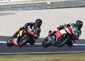 Alex und Sam Lowes sind Zwillingsbrüder und Gegener