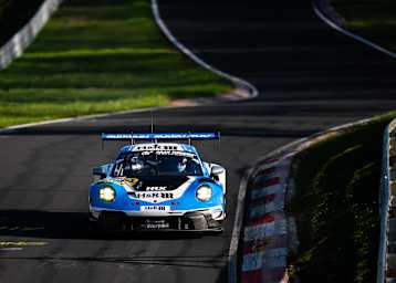 Alex Brundle steuert den Mühlner Motorsport Porsche 911 GT3 R