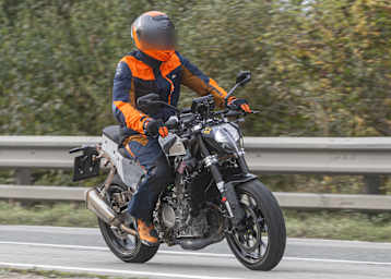 Von Fotografen erwischt: Prototyp einer KTM Duke der unteren Mittelklasse