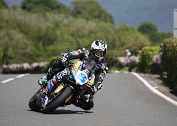 Michael Dunlop (Ducati) auf dem Weg zu seinem 35. TT-Sieg