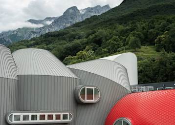 Hätten wir Moto Guzzi nicht zugetraut: Neuer futuristischer Gebäudekomplex
