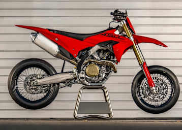 Ducati Desmo450 SM: «Kein Motocross-Motorrad mit kleinen Rädern».