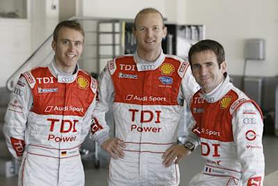 Ungewohnte Overalls für Bernhard (li) und Dumas (re), mit Prèmat