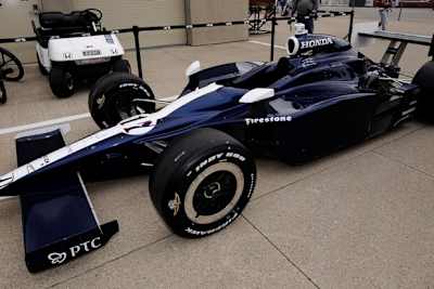 Servias Dallara erinnert an Dan Gurney