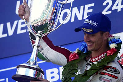 Edwards: Superbike-Sieg in Silverstone 2002