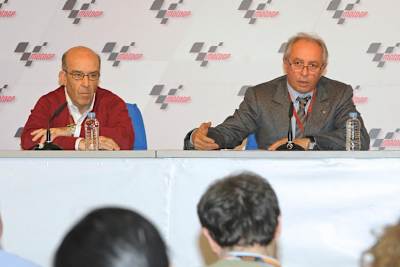 Carmeo Ezpeleta (Dorna) und Vito Ippolito (FIM) (vl)