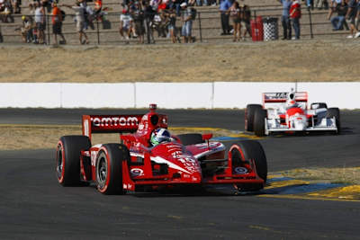 Franchitti siegt knapp vor Briscoe