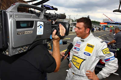 Marc Hennerici beim TV Interview.