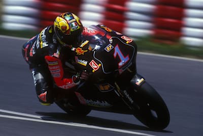 Mit Aprilia feierte Biaggi drei seiner vier 250er WM-Titel