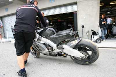 Melandris Kawasaki nach dem Crash im Warm-up