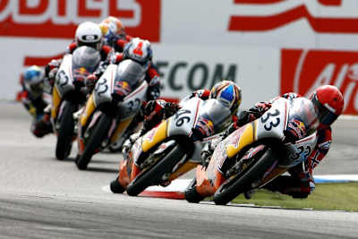 Sturla Fagerhaug führt die Meute in Assen an.