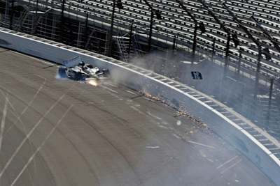 Der kleinste Fehler endet in der Mauer: Hier Alex Tagliani