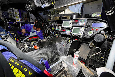 Im Cockpit des Touareg