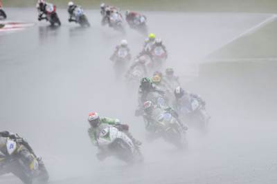 Soll bei solchen Bedingungen Rennen gefahren werden?