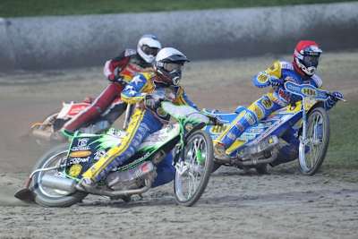 Adam Skornicki (weiss) ist ein begnadeter Showman.