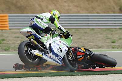 Letzte Moto2-Runde: De Angelis ist gestürzt, Aegerter kann nicht ausweichen