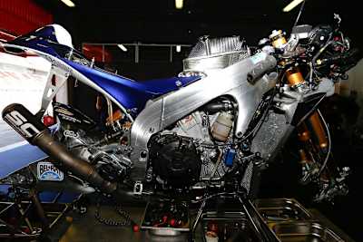 Der Testtag war auch für die Aspar-Mechaniker ein Marathon