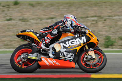 Letzte Runde: Alex De Angelis aussen, innen Sandro Cortese