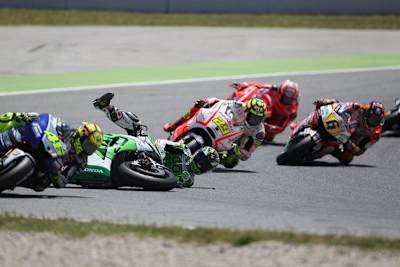 Beim Sturz von Alvaro Bautista konnte Valentino Rossi (46) knapp ausweichen