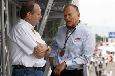 Die Teamchefs Anderson und Windsor von USF1