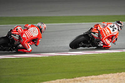 Andrea Dovizioso und Teamkollege Nicky Hayden (hi.)