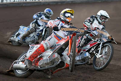 Im Hoch: Andreas Jonsson