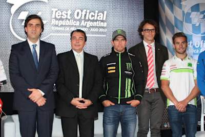 Cal Crutchlow und Alvaro Bautista mit Funktionären