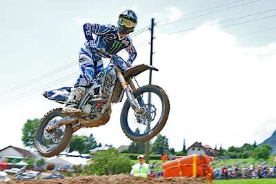 Arnaud Tonus führt die britische MX2-Meisterschaft an.