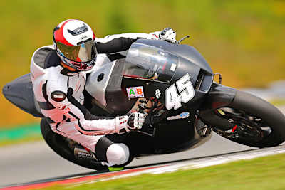 Martin Bauer auf der Suter-BMW in Brünn