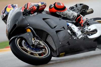 Stefan Bradl auf der 2014-Werksmaschine von Honda