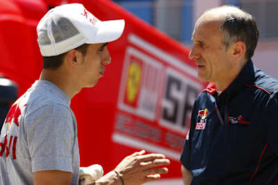 Sébastien Buemi mit Teamchef Franz Tost
