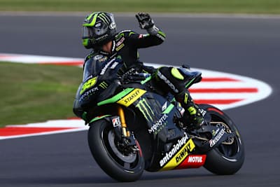 Cal Crutchlow: Er jubelt den Fans nach der drittbesten Zeit zu