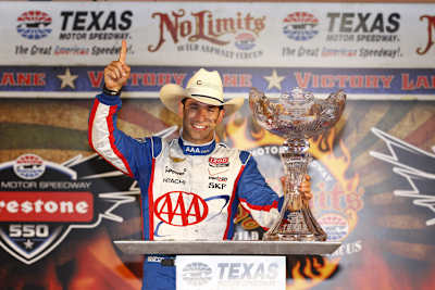 Helio Castroneves freut sich über seinen Sieg in Texas