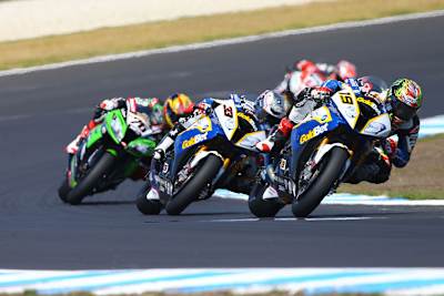 Chaz Davies (19) vor Marco Melandri (33)