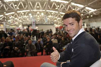 Carlos Checa stand auch Rede und Antwort