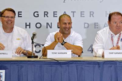Chip Ganassi verkündet Tony Kanaan als neuen Fahrer und Chevrolet als neuen Motorenpartner