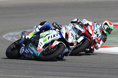 Jules Cluzel (li.) und Davide Giugliano lieferten sich einen harten Kampf