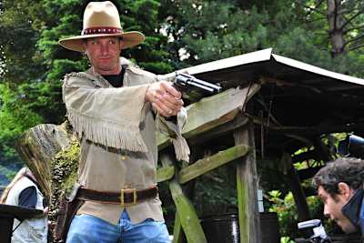 Waffen-Fan Colin Edwards in seinem Element