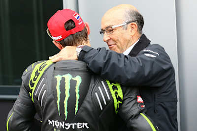 Dorna-Chef Carmelo Ezpeleta (re.) mit Cal Crutchlow