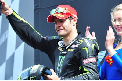 Cal Crutchlow auf dem Podest
