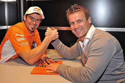 Cyril Despres (li.) und KTM-Sportmanager Pit Beirer