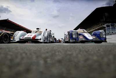 Audi gegen Toyota: Power gegen Reichweite