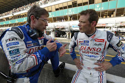 Wurz mit Toyota-Technikchef Vasselon