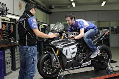 Erste Sitzprobe auf dem 2011er Motorrad