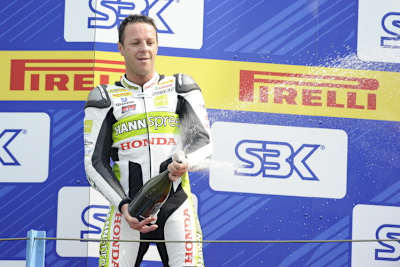 Foret genoss die Sektdusche in Assen