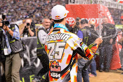 Gewohntes Bild 2013: Marvin Musquin mit Champagner