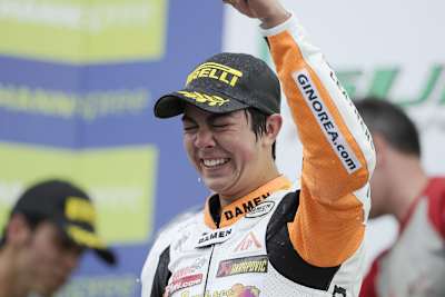 «Babyface» Gino Rea bei der Sektdusche