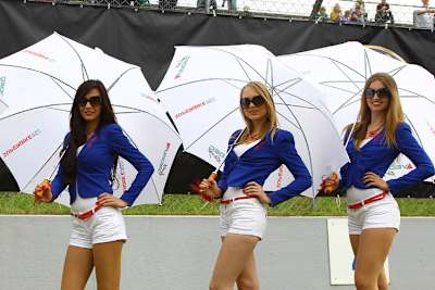 Die Damen verraten einem gerne die Uhrzeit