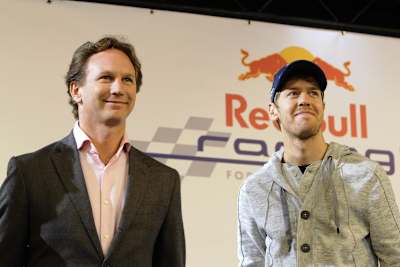 Teamchef Horner mit Sebastian Vettel